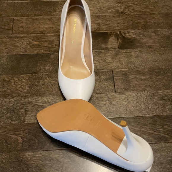 size 6 - Picture 4 of 4